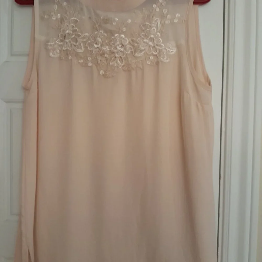 blouse - Picture 2 of 2